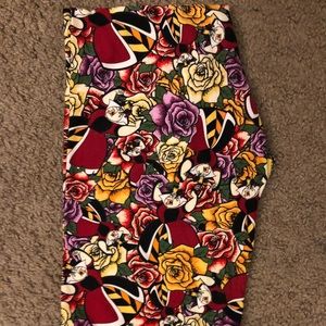 Lularoe queen of hearts TC LEGGINGS